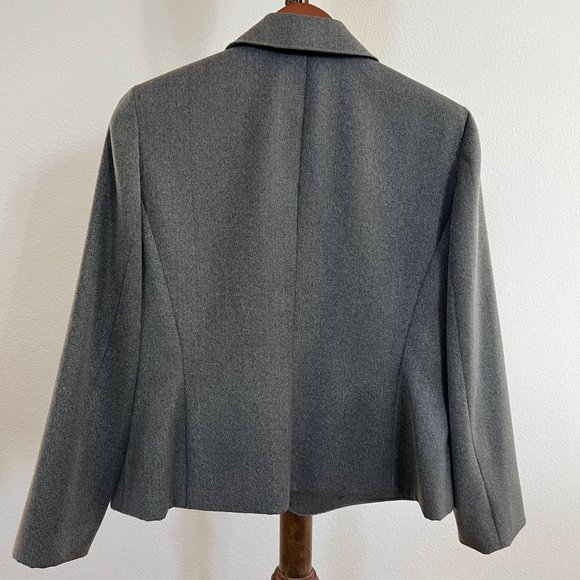 Kasper Womens' Size 12P Long Sleeve Heather Gray Three-Button Peak Lapel Blazer - Picture 6 of 11
